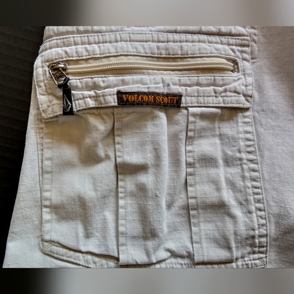 Volcom Cargo Shorts - Picture 5 of 7